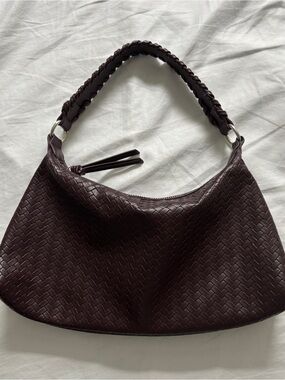 Pull&Bear Woven Shoulder Bag - Burgundy